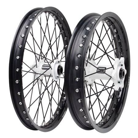 Black Rim Black Spoke White Hub Front and Rear Wheel C6539
