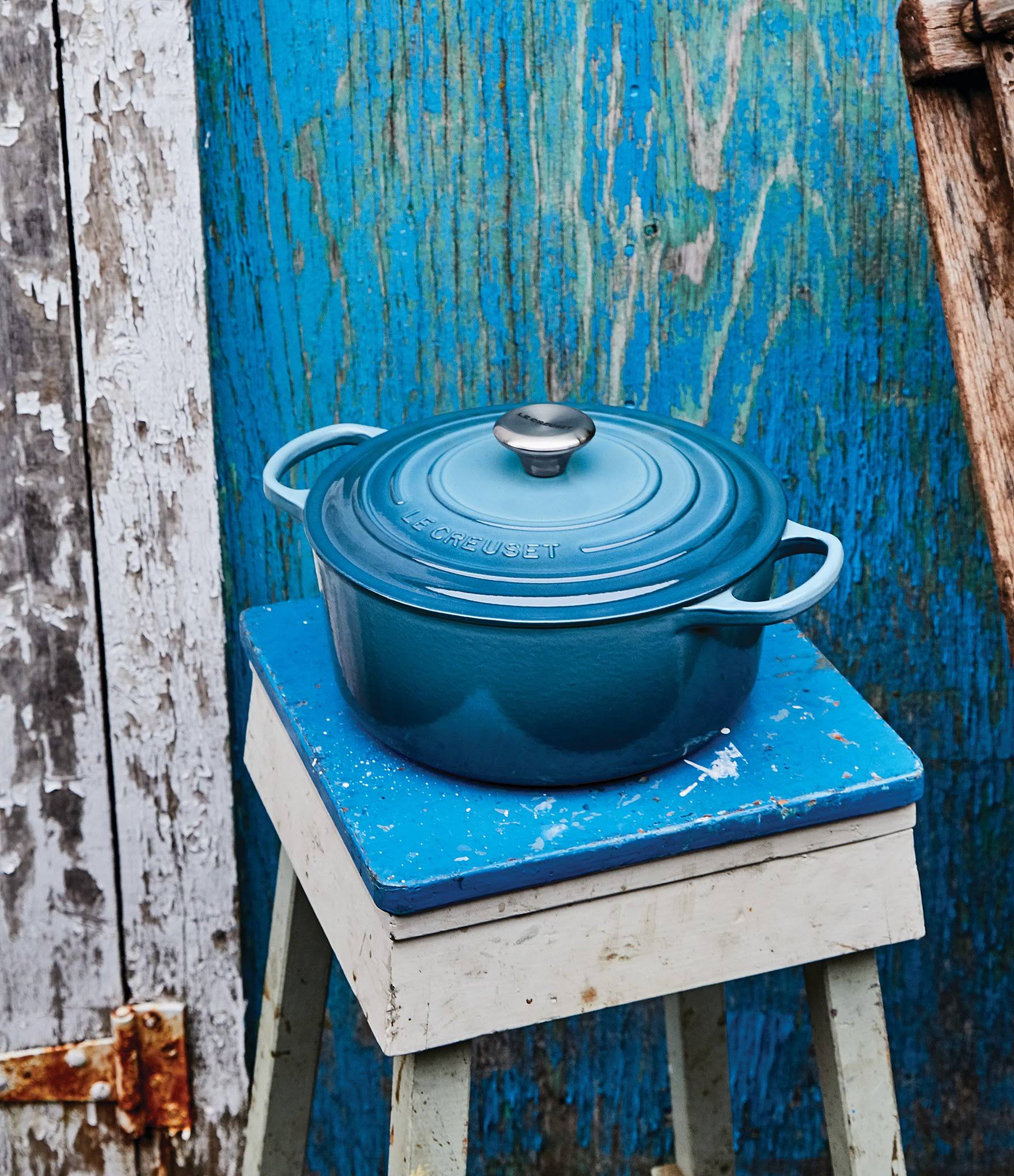 5.5-Quart Cast Iron Round Dutch Oven H6388