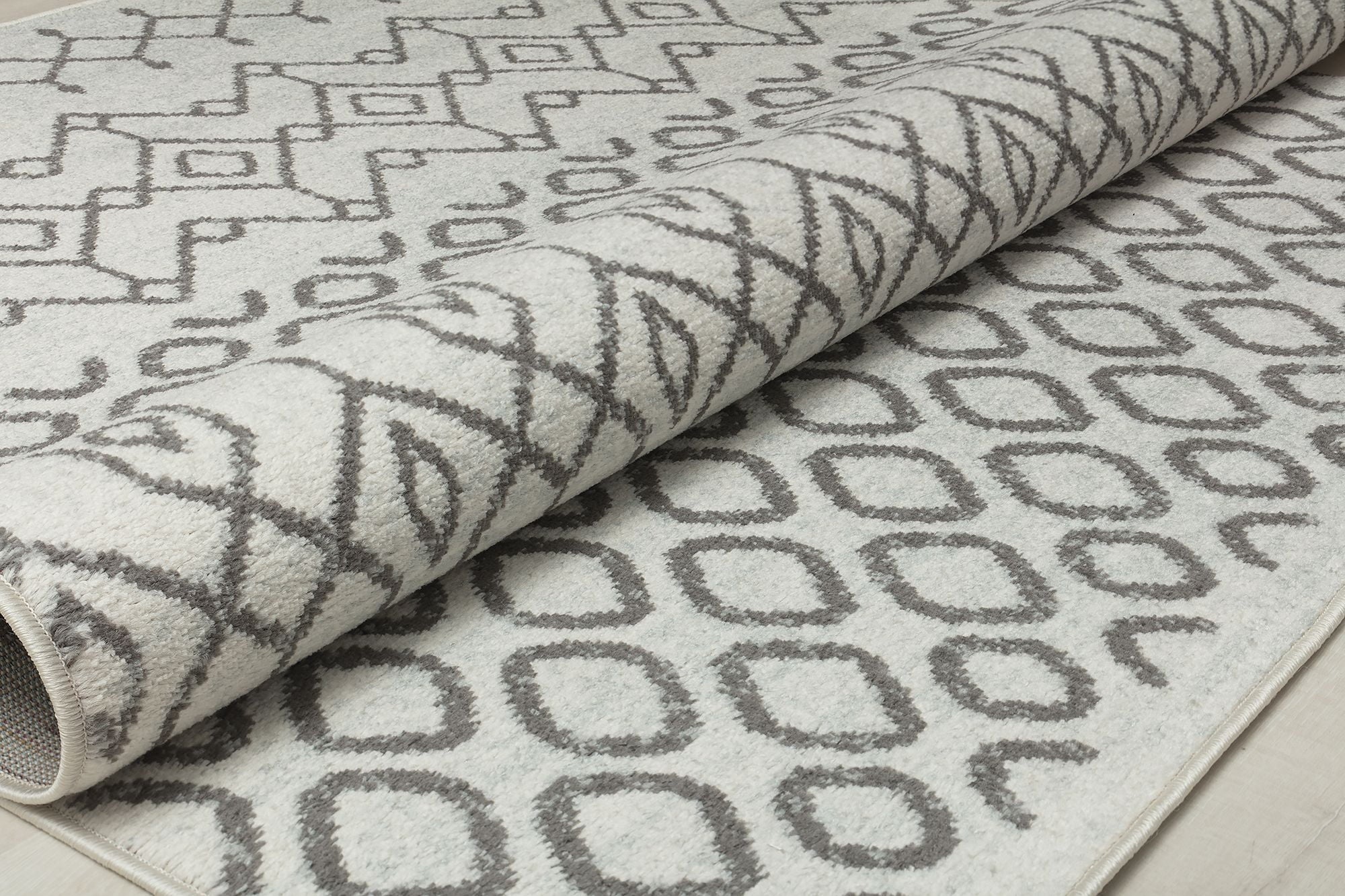 White Area Rug R824