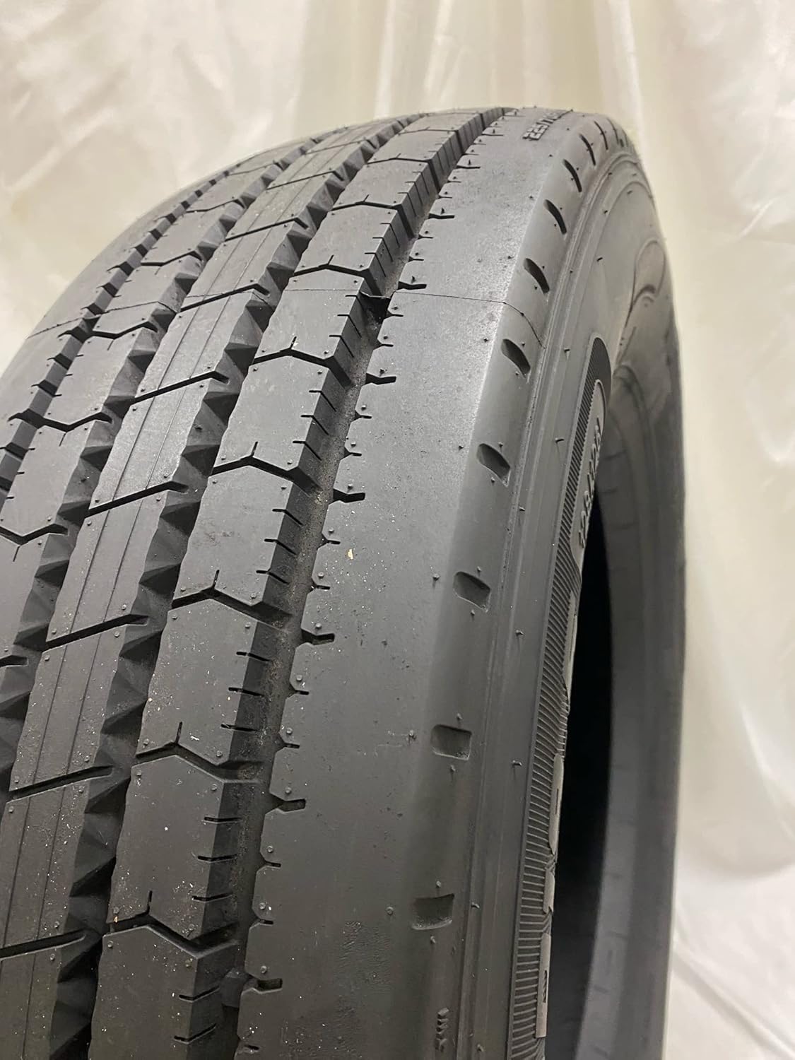 225/70R19.5 14 PLY R60 Steer Truck Tires 128/126L B71218