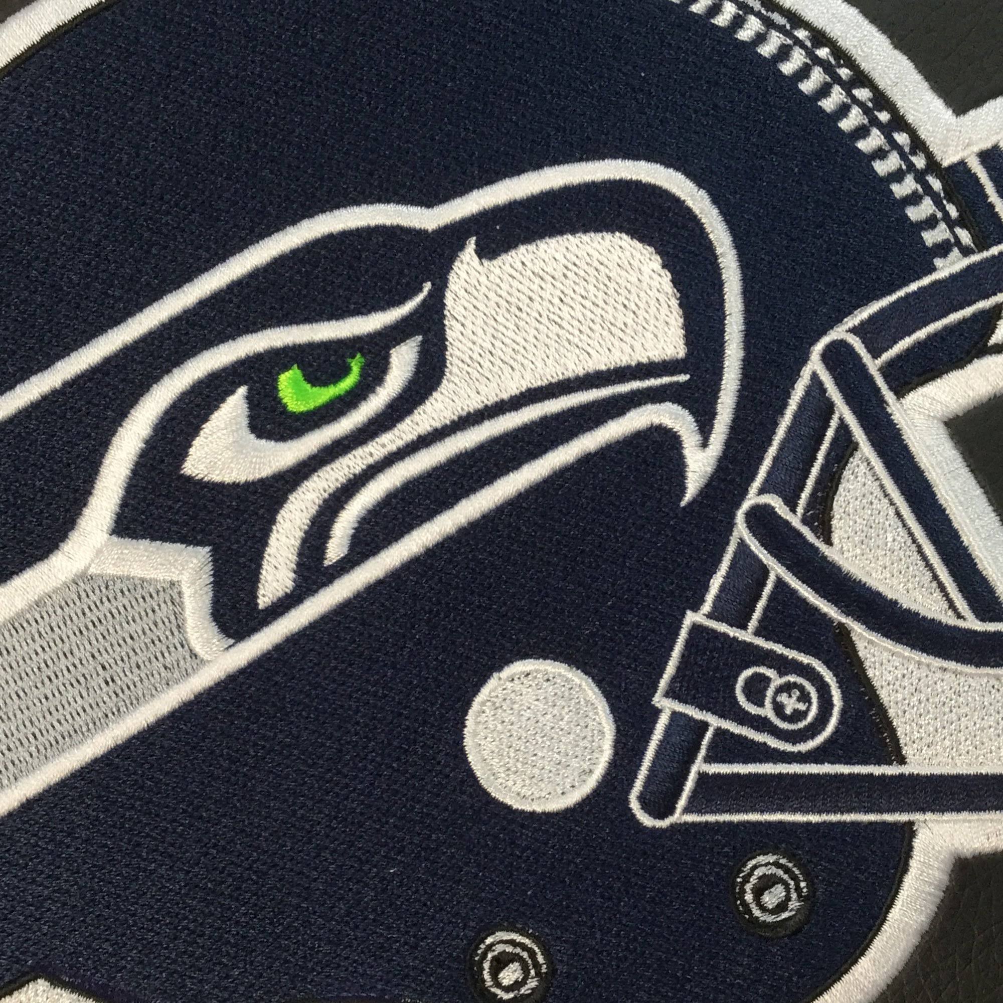 Silver Loveseat E816510
