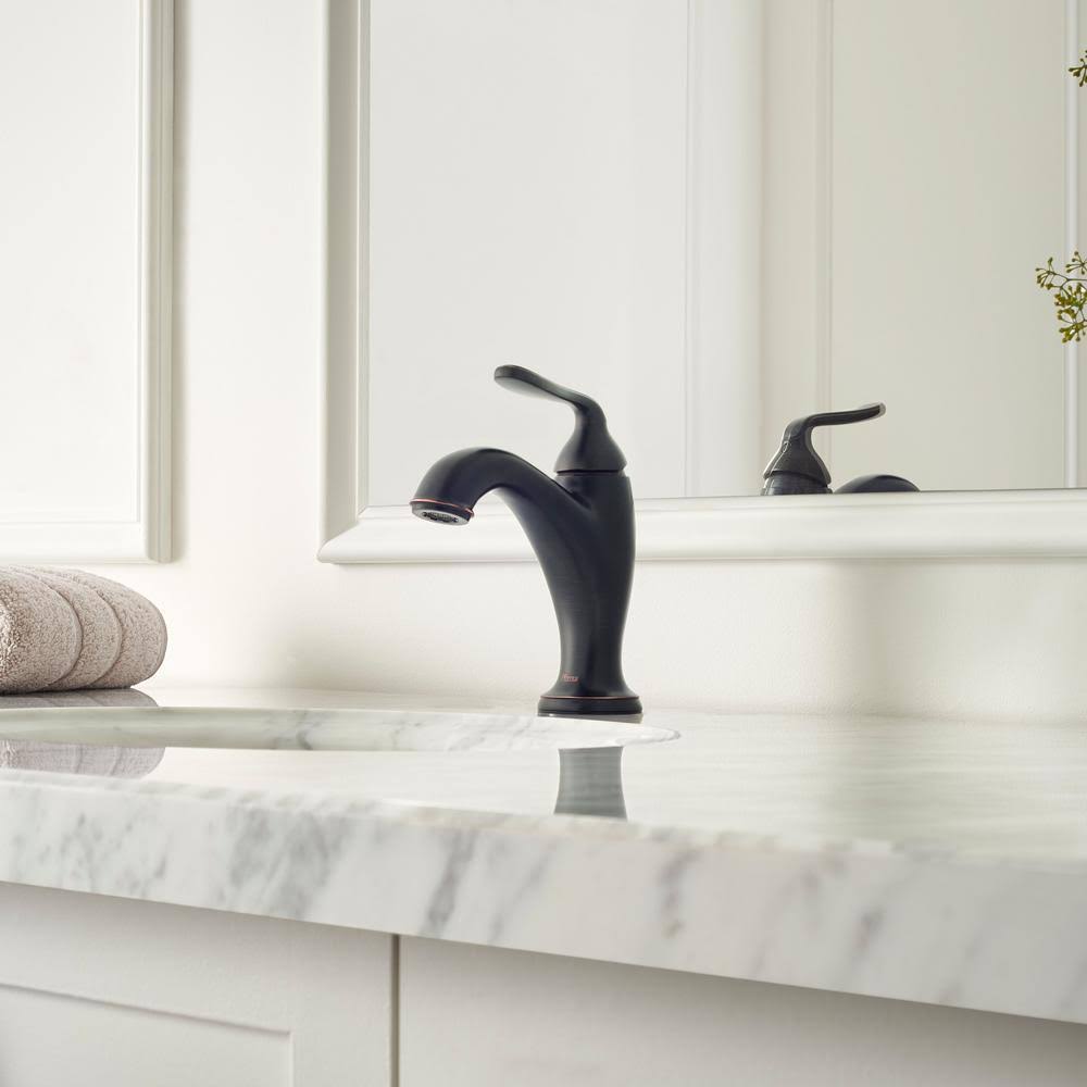 Single-Handle Bathroom Faucet in Tuscan Bronze V423734