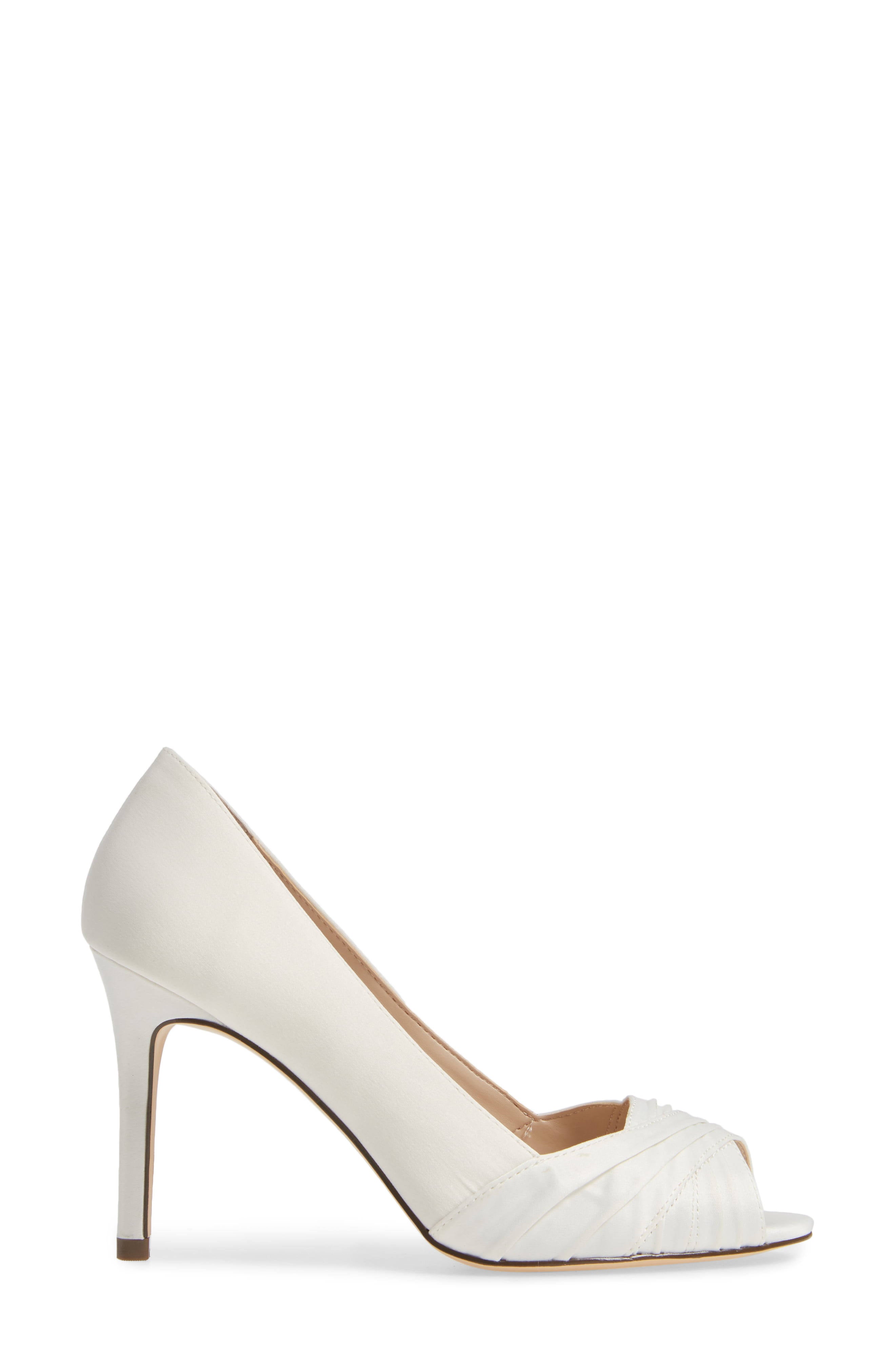 Taupe Satin Pump K53557